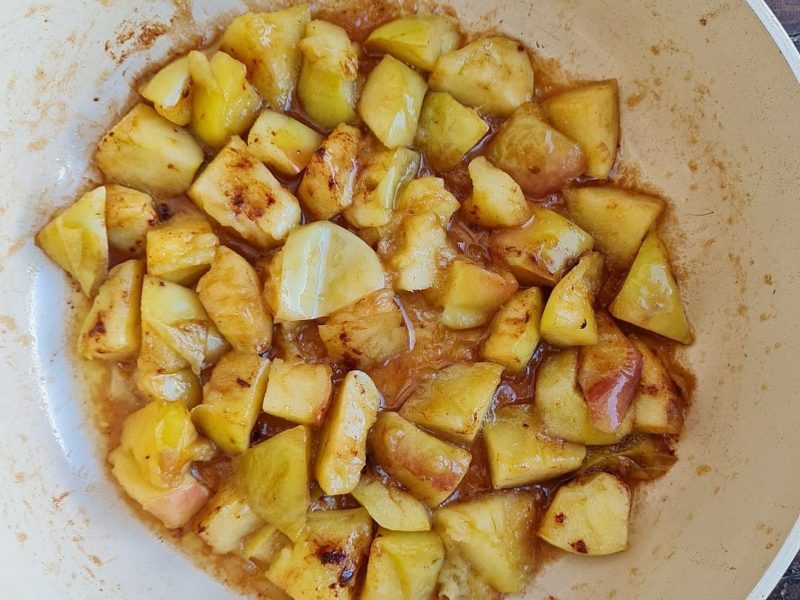 Рецепт вкусной яблочной шарлотки пошагово