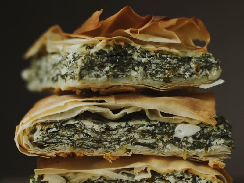 Спанакопита рецепт греческого пирога со шпинатом и тестом фило