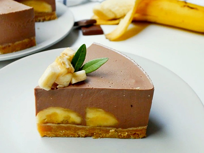 Шоколадно-банановый торт без выпечки рецепт