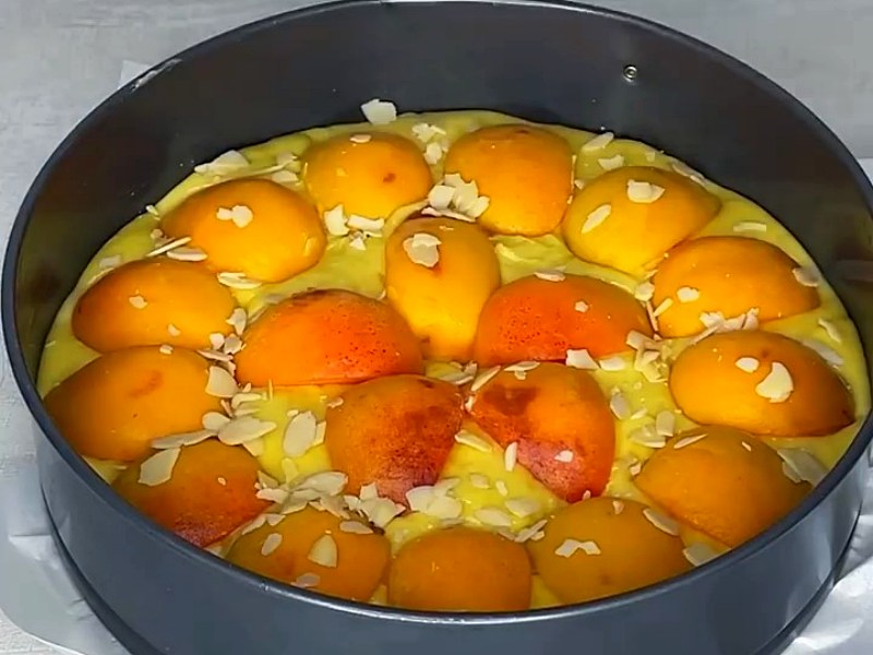 Пирог с абрикосами в духовке простой рецепт