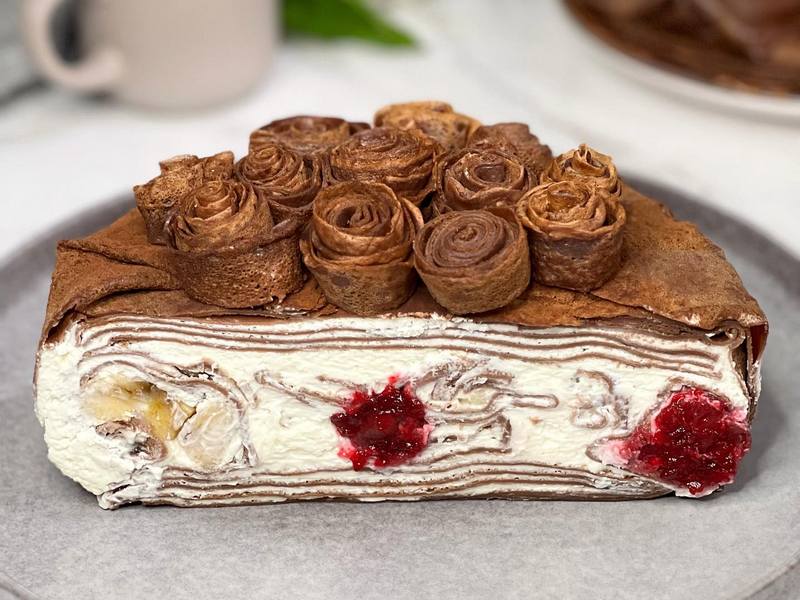 Блинный торт шоколадный на сковороде с кремом творожным