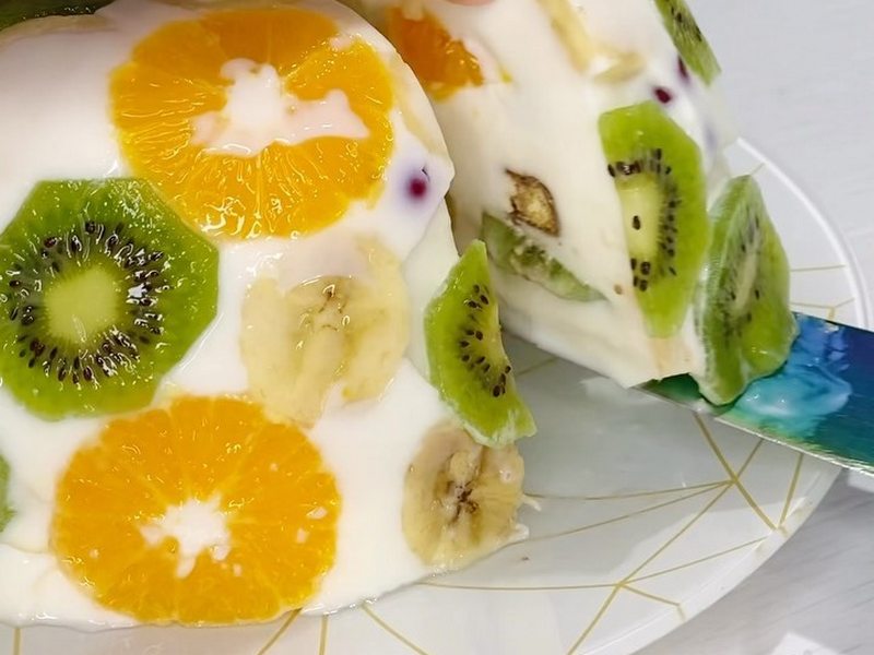 Бисквитный торт с желе и фруктами - рецепт с фото на malino-v.ru